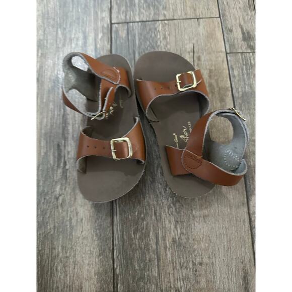 Sun-San Girl Brown Tan Split Leather Buckle Flat Sandals Size 9 - Picture 3 of 6
